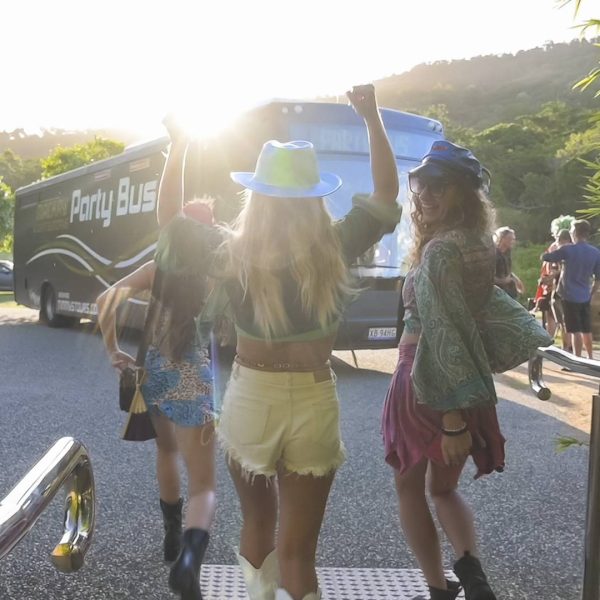 mackay-whitsunday-party-bus-8-2 (1)